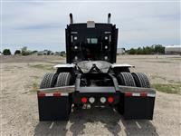 2023 Kenworth W900