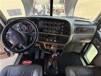 2021 Peterbilt 389