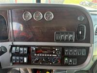2023 Peterbilt 389