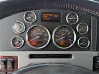 2022 Peterbilt 389