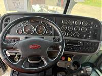 2022 Peterbilt 389