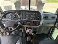 2022 Peterbilt 389