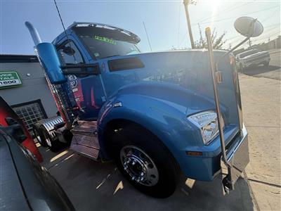 2025 Kenworth T880