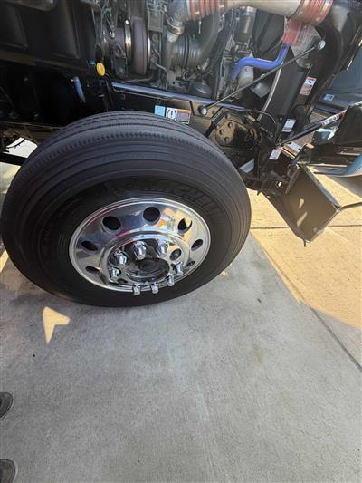 2025 Kenworth T880