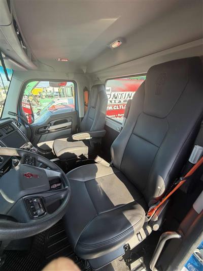 2025 Kenworth T880