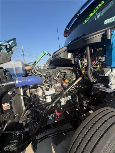 2025 Kenworth T880