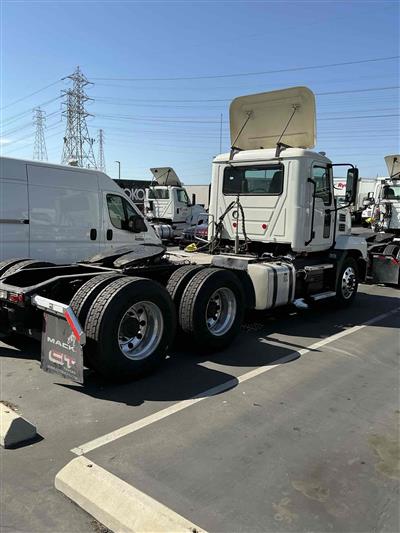 2021 Mack AN64T