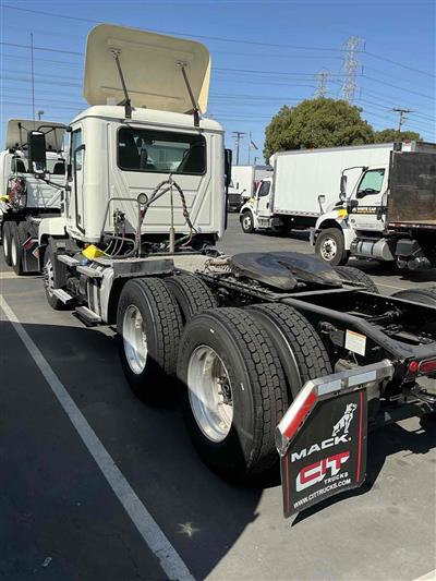 2021 Mack AN64T