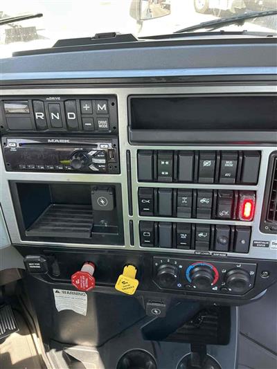 2021 Mack AN64T