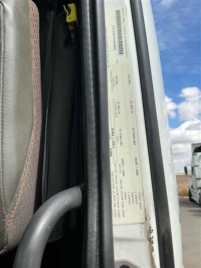 2023 Volvo VNL64T860