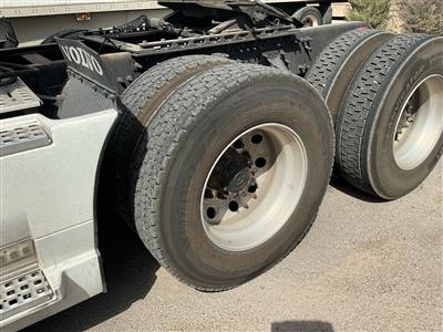 2023 Volvo VNL64T860
