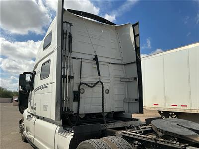 2023 Volvo VNL64T860