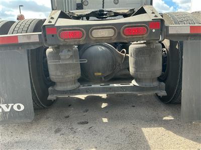 2023 Volvo VNL64T860