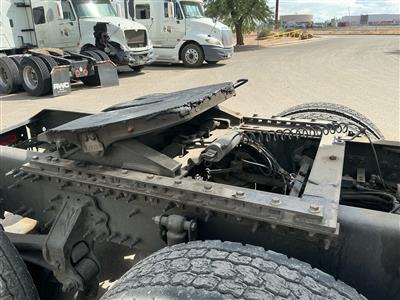 2023 Volvo VNL64T860