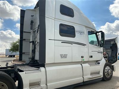 2023 Volvo VNL64T860
