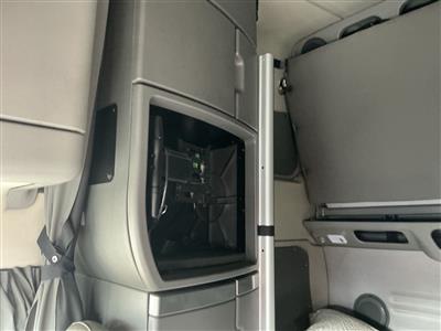 2023 Volvo VNL64T860