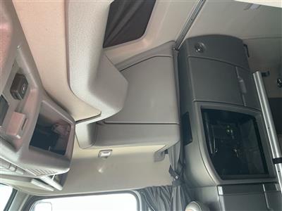 2023 Volvo VNL64T860
