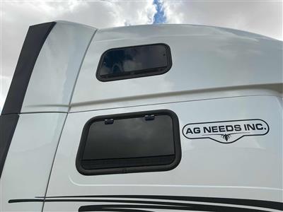 2023 Volvo VNL64T860