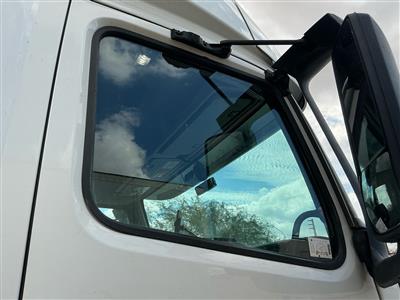 2023 Volvo VNL64T860