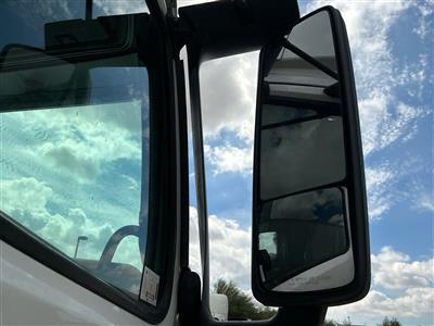 2023 Volvo VNL64T860