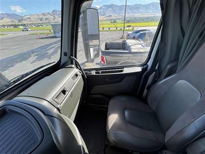 2023 Volvo VNL64T860