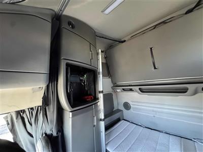 2023 Volvo VNL64T860
