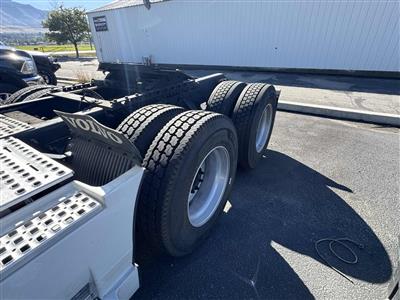 2023 Volvo VNL64T860