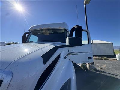 2023 Volvo VNL64T860