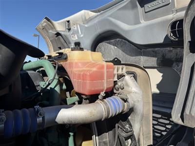 2023 Volvo VNL64T860
