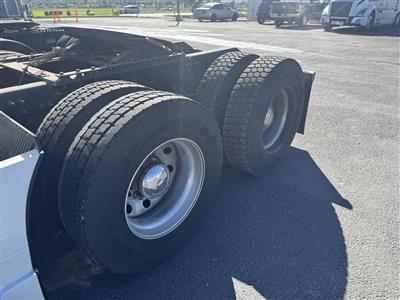 2023 Volvo VNL64T860