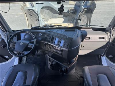 2023 Volvo VNL64T860