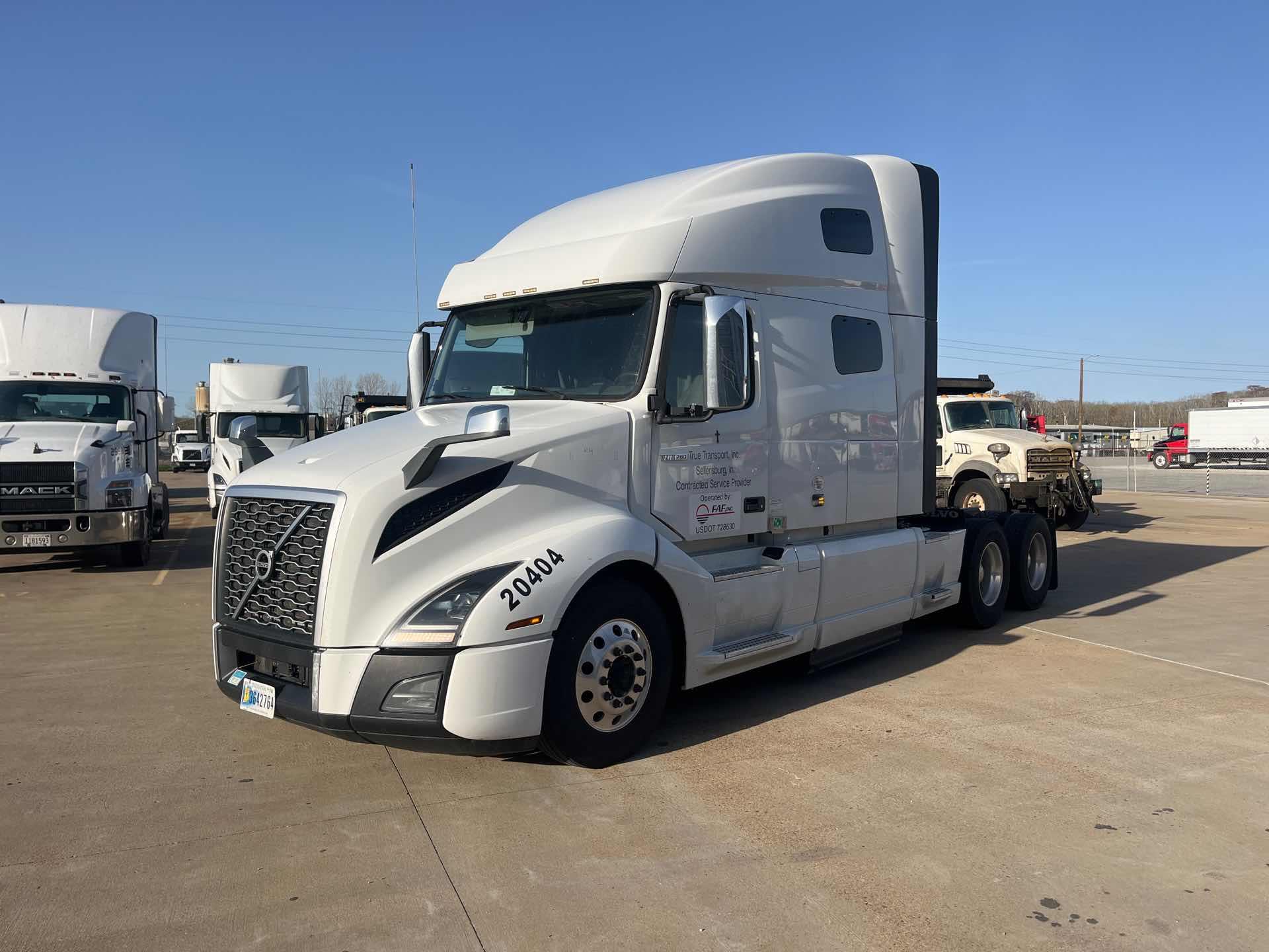 2021 Volvo VNL64T760