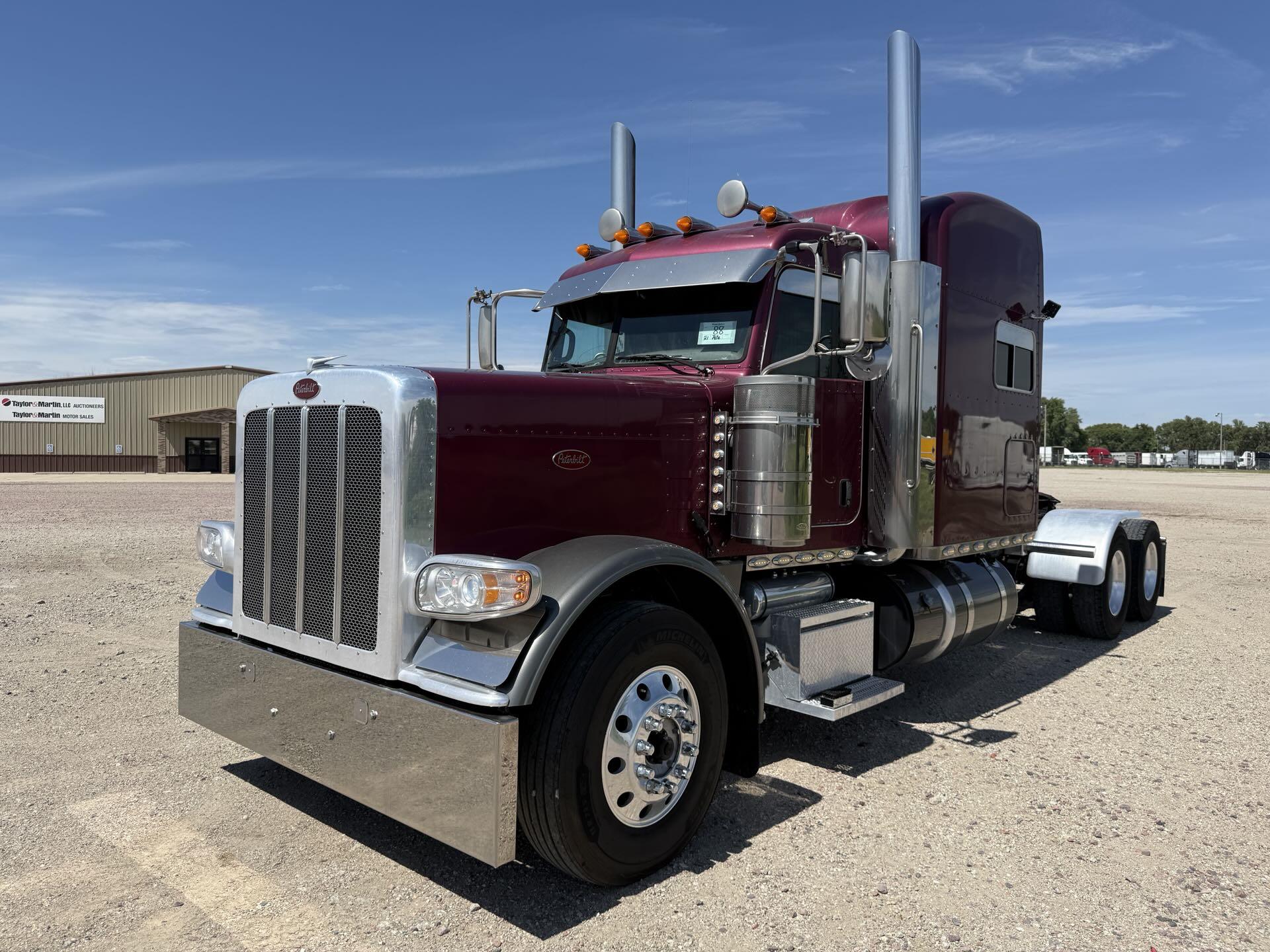 2021 Peterbilt 389