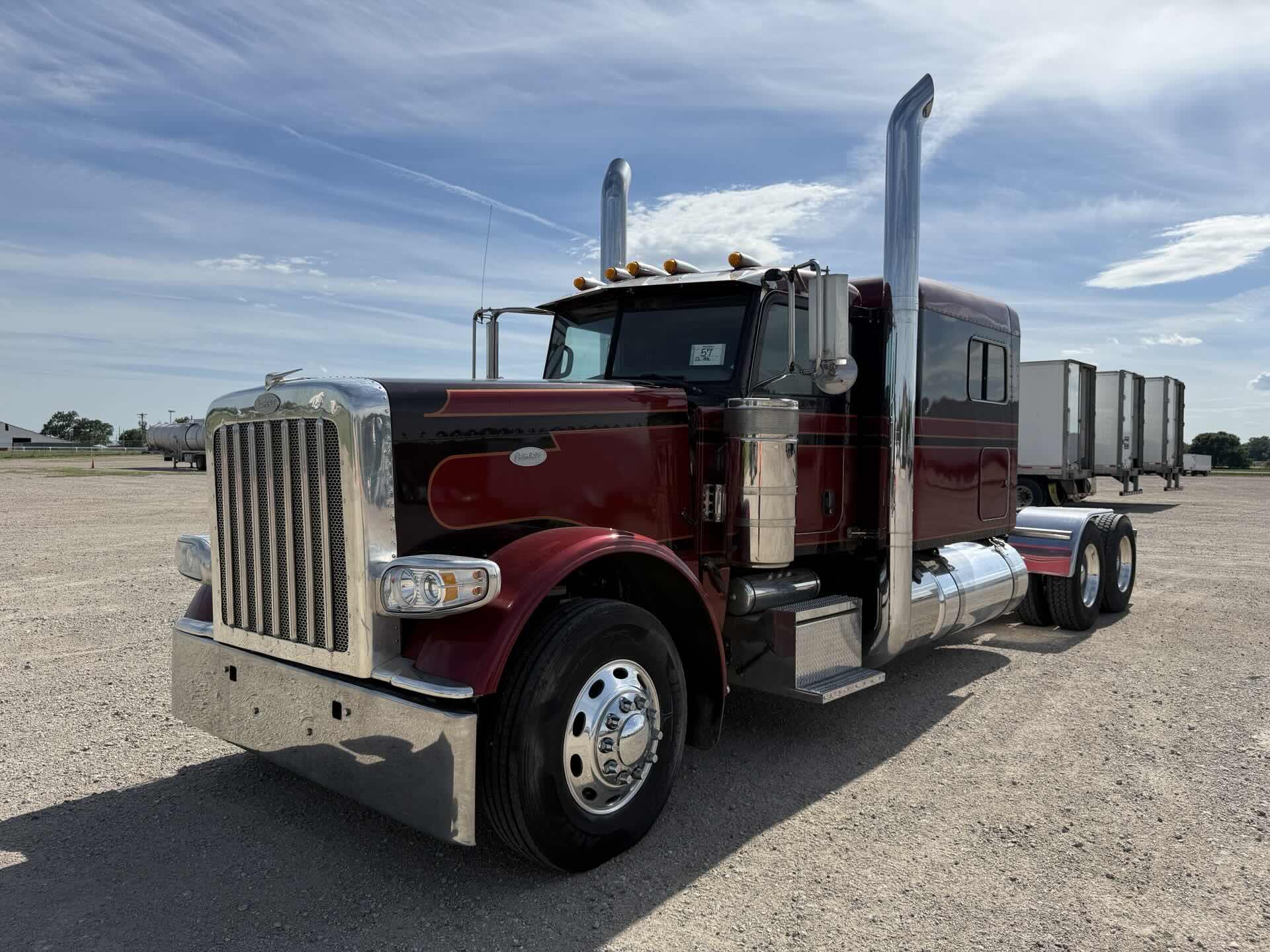 2022 Peterbilt 389