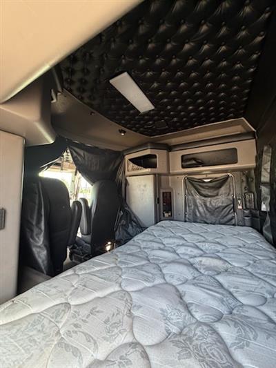 2021 Kenworth W900B