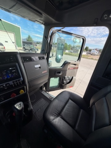 2021 Kenworth W900B