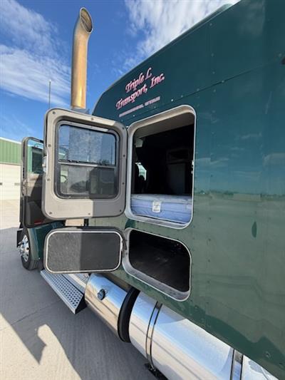 2021 Kenworth W900B