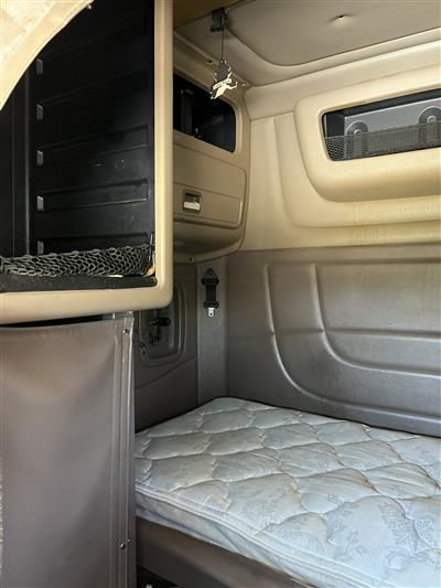 2020 Peterbilt 389