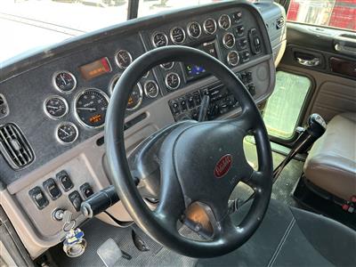 2020 Peterbilt 389