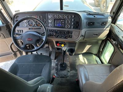 2020 Peterbilt 389