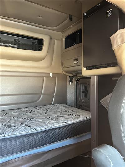 2020 Peterbilt 389