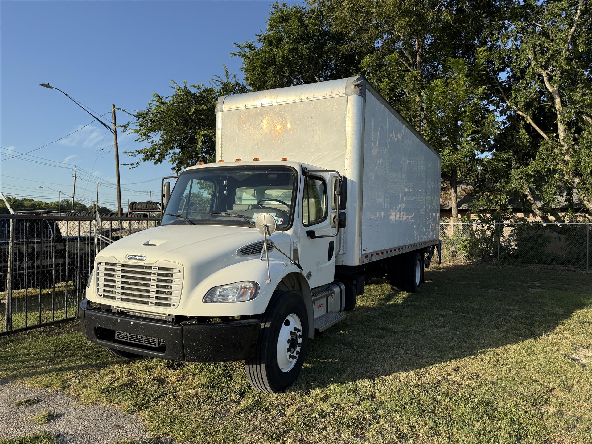 2021 Freightliner M2 106
