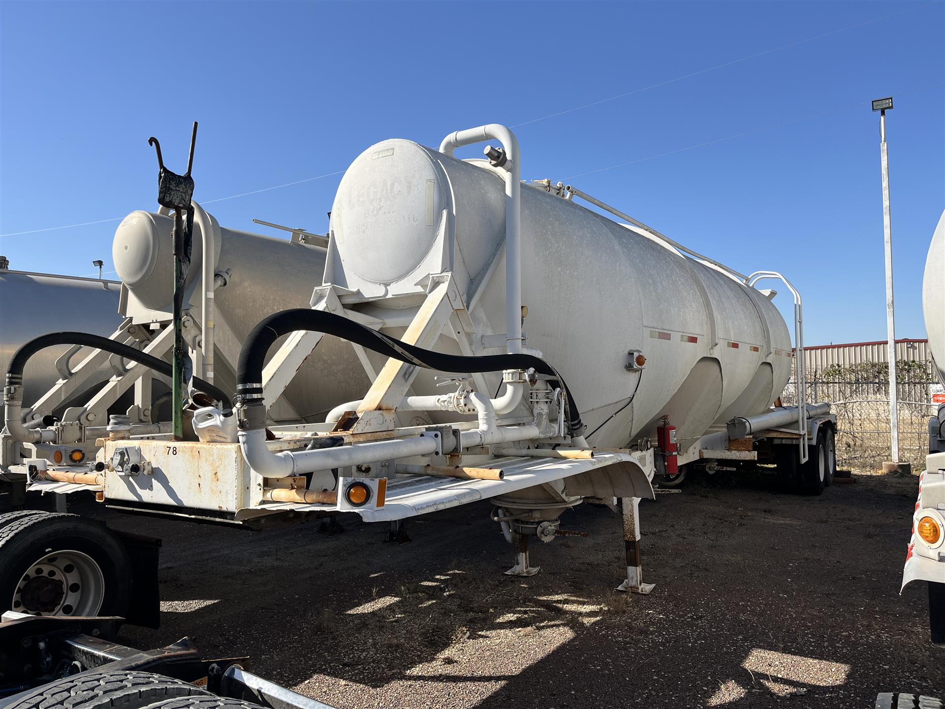 1981 Heil 1040 cu.ft.