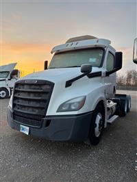 2017 Freightliner X12564ST