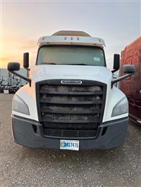 2017 Freightliner X12564ST