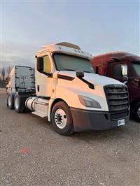 2017 Freightliner X12564ST