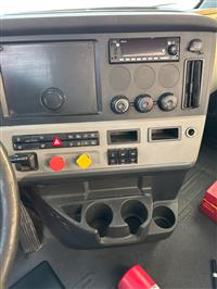 2017 Freightliner X12564ST