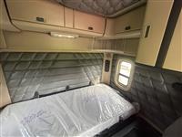 2018 Freightliner Coronado 122SD