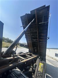 2016 Peterbilt 348