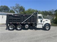 2016 Peterbilt 348